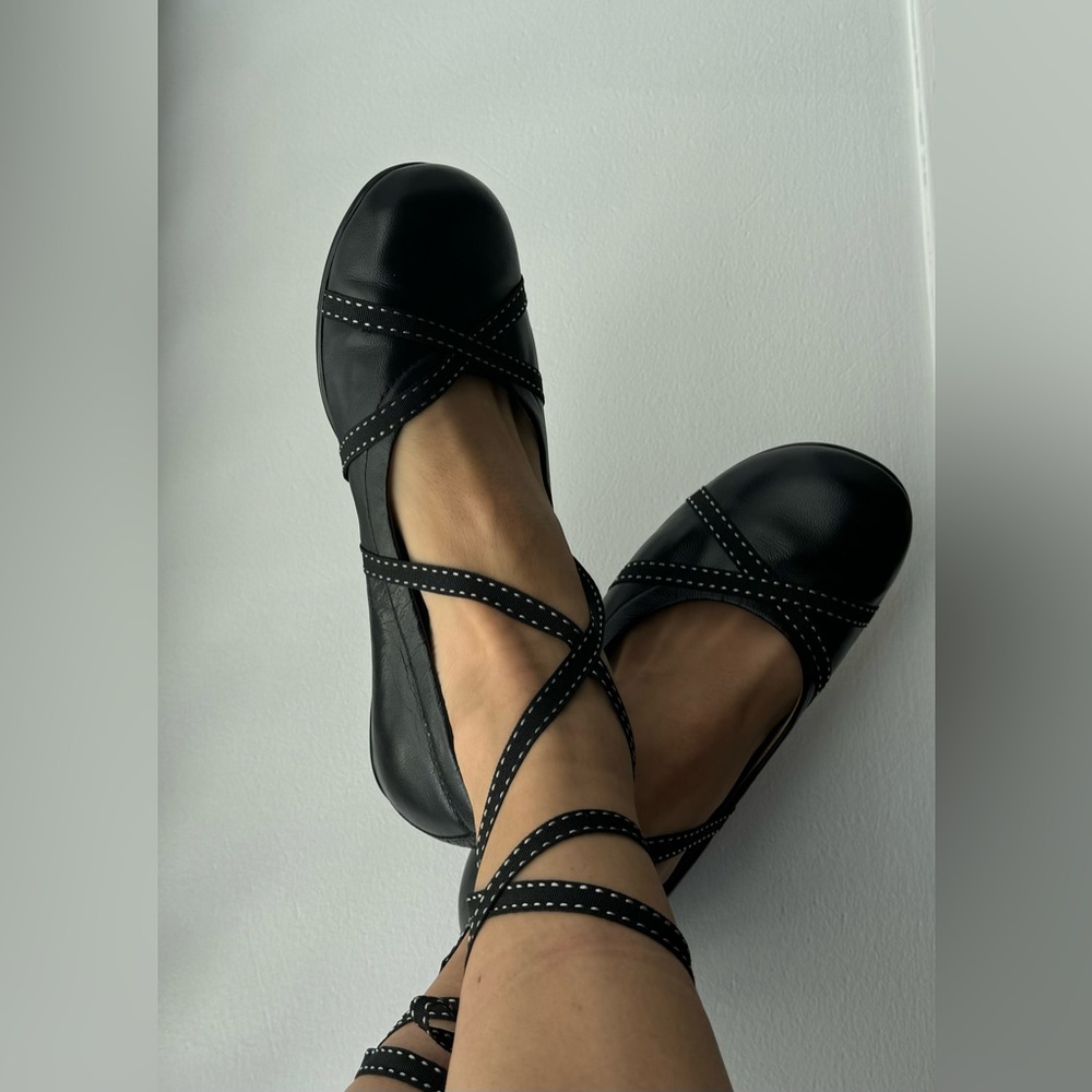 Seychelles Shoes Lace Up Ankle Tie Ballet Flats. Size 7